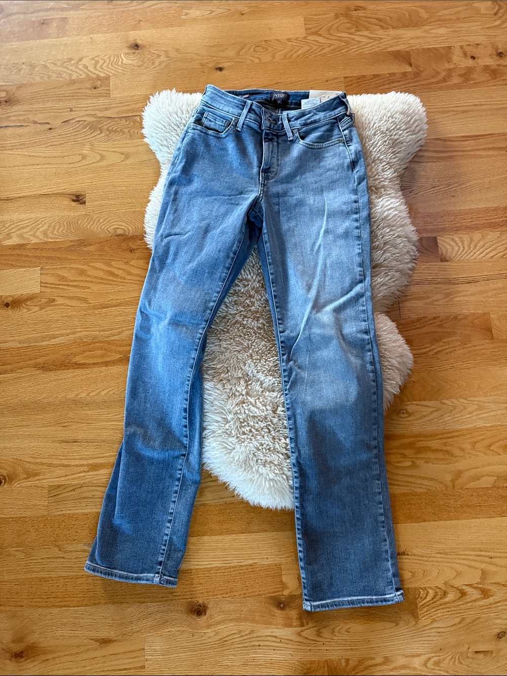 *NWT NYDJ Women’s Light Blue Straight Leg Jeans